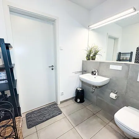 Vakantiehuis Eiswerder - Inselwohnung In Der Havel Mit Balkon